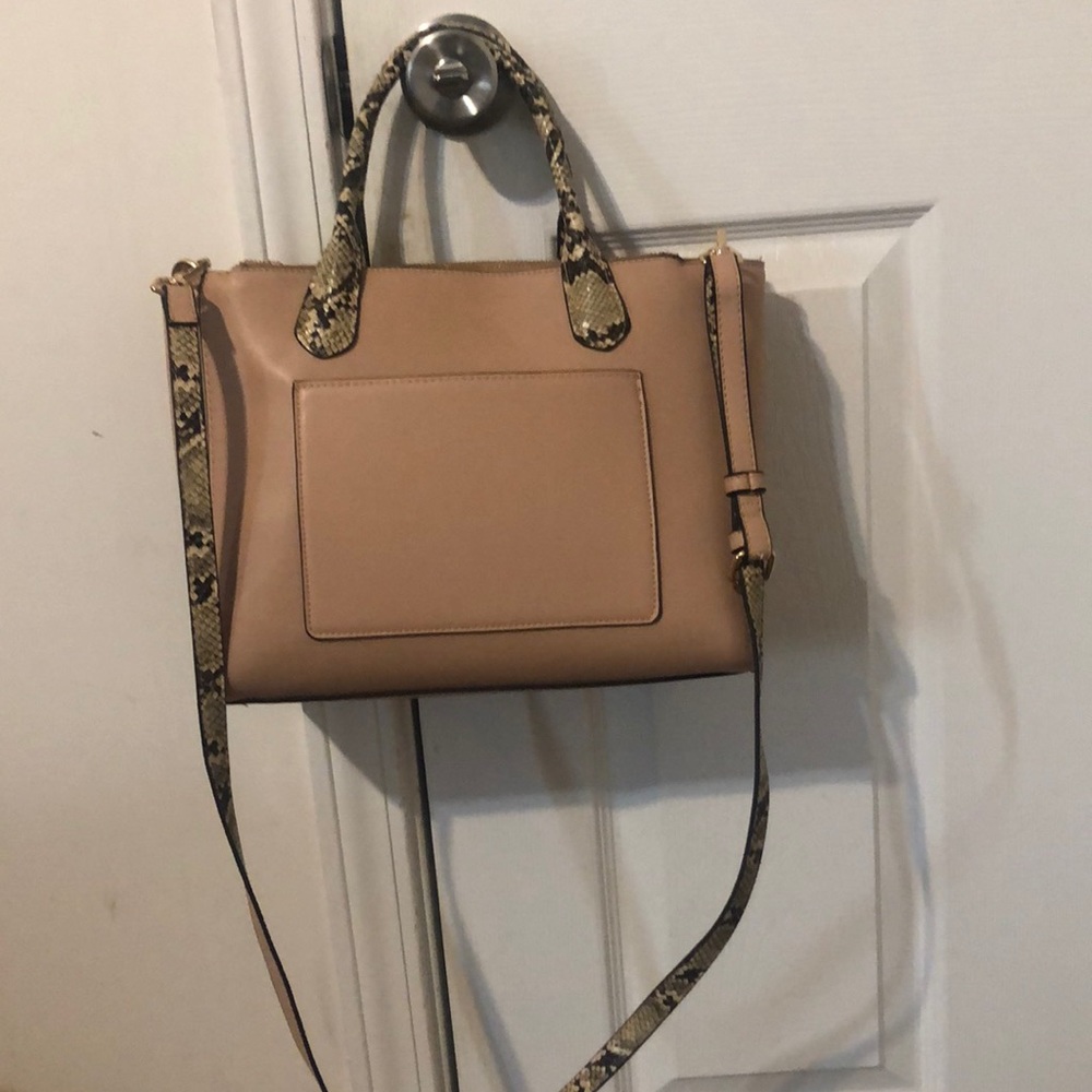 Beige/Snake Skin Crossbody.